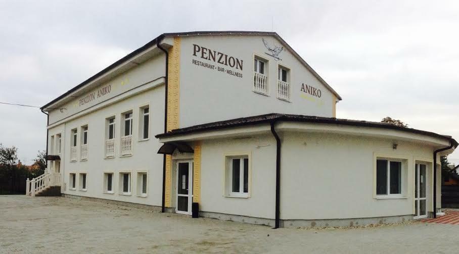 Penzion Aniko Gold *** Horne Saliby Dış mekan fotoğraf